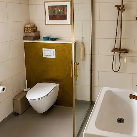 Dom wakacyjny Renovated With Outdoor Bath In Garden Colony *