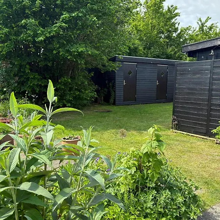 Renovated With Outdoor Bath In Garden Colony *
